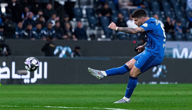 الهلال يضرب بثلاثية ويحكم قبضته على صدارة دوري روشن
