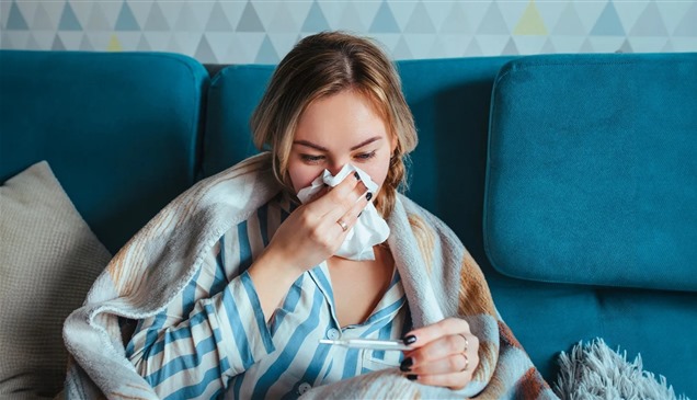 خرافة أم نصيحة طبية؟ هل يجب تجويع المصاب بالحمّى وإطعام مريض الزكام؟