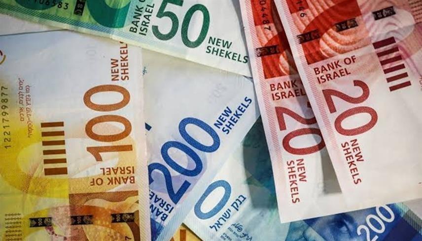 أوراق نقدية من فئات الشيكل الإسرائيلي (رويترز) 
