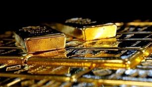 تحديث.. الذهب يصعد مع انخفاض أسعار النفط 
