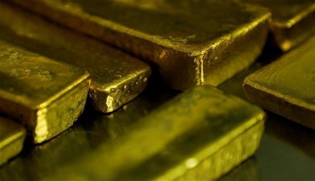 الفائدة والنفط يدفعان "إتش.إس.بي.سي" لمراجعة توقعات الذهب