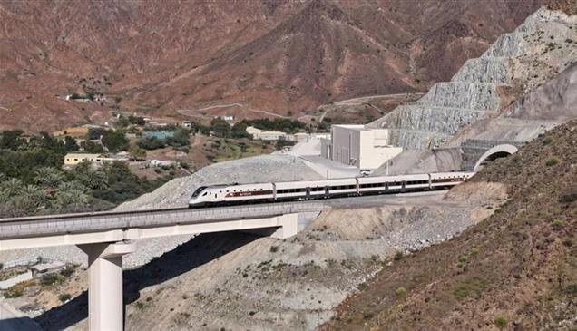 كيف حوّل قطار الاتحاد وقت التنقل إلى إنتاجية وسوق مواهب أوسع؟