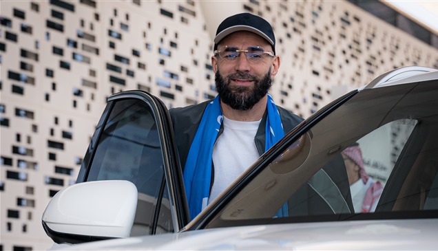 تبدلت الأماكن فتغيرت المواقف.. بنزيما يصف الهلال بريال مدريد 