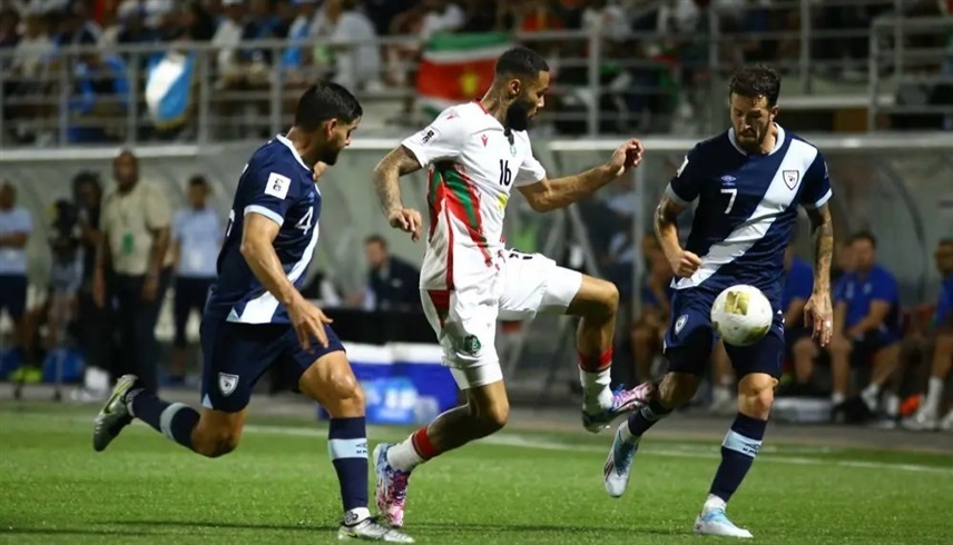 من مباريات منتخب سورينام  (إكس)