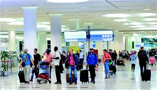 الإمارات تطلق إجراءات استثنائية لدعم المسافرين المتأثرين بتغيّرات حركة الطيران