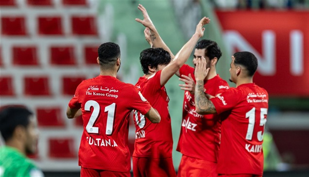 شباب الأهلي يتصدر بخماسية.. والنصر يصحح مساره أمام الشارقة