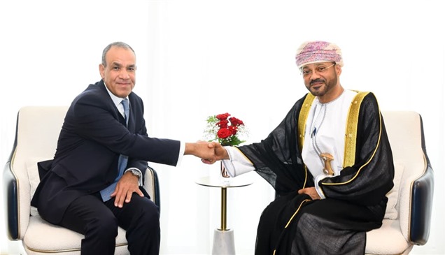 مصر تبحث مع عمان سبل وقف الحرب الإيرانية 