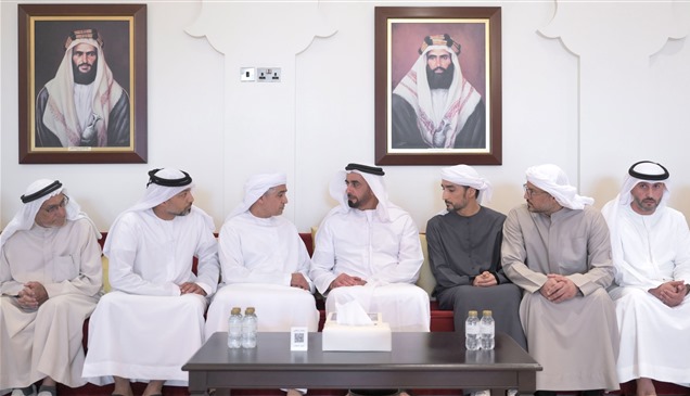 سيف بن زايد يقدم واجب العزاء في وفاة علي عبدالله العبيدلي