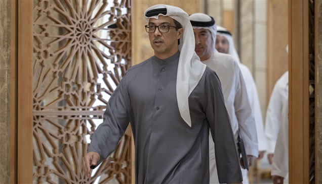 منصور بن زايد ورئيس وزراء الكويت يبحثان تداعيات التصعيد في المنطقة