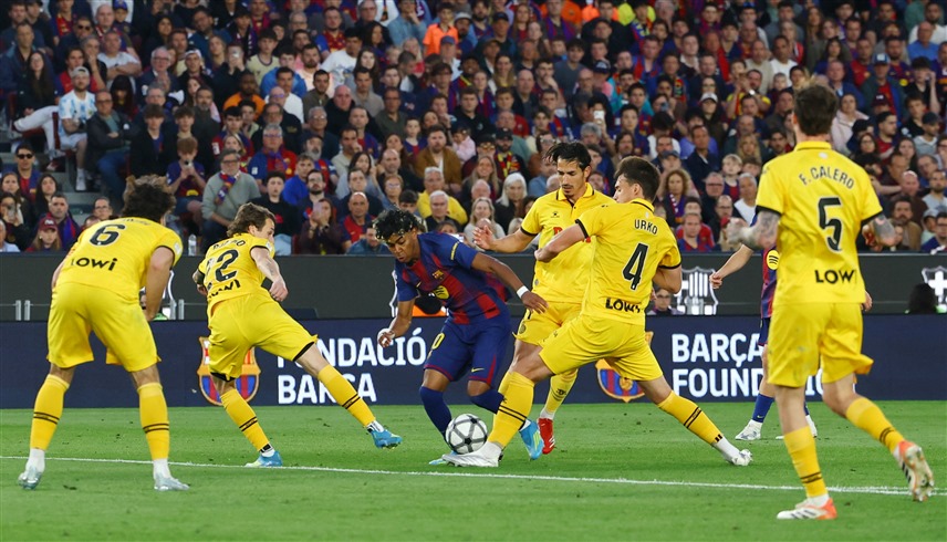 من لقاء برشلونة وإسبانيول (رويترز)