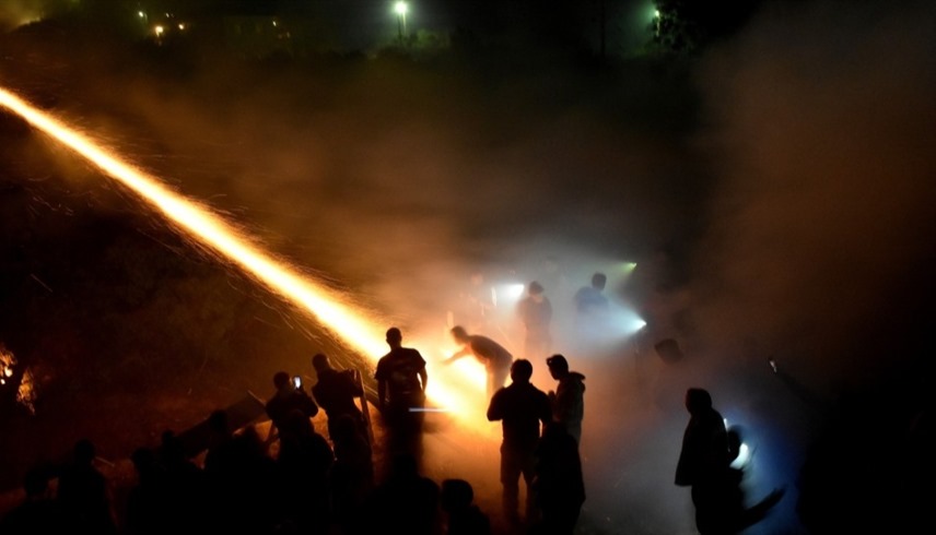 انفجار صواريخ الفصح يصيب 5 أشخاص باليونان