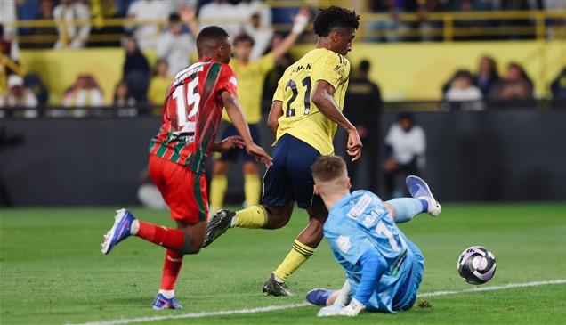 النصر يفوز على الاتفاق ويواصل التحليق بالصدارة 