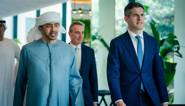 عبدالله بن زايد ووزير خارجية هولندا يناقشان الأمن الإقليمي والملاحة الدولية
