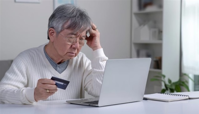 تصفح الإنترنت.. سلاح تكنولوجي جديد لمكافحة الخرف لدى كبار السن