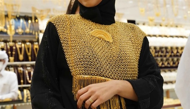 من المتجر إلى باب المنزل.. دبي تطلق خدمة توصيل الذهب الفاخر