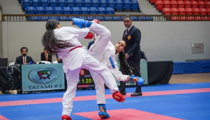 جانب من منافسات بطولة كأس نجوم الكاراتيه (وام)
