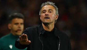 إنريكي يضخ 1.4 مليون يورو في شركته العقارية ويترك الرئاسة لزوجته