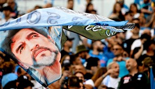 طبيب مارادونا يفجر مفاجأة.. كان يمكن إنقاذه في 48 ساعة