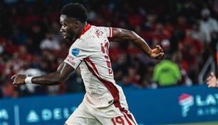 رغم الإصابة.. ديفيز ضمن قائمة منتخب كندا الأولية لكأس العالم