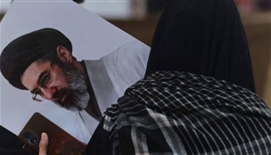 أكدت إصابته.. إيران تكشف لأول مرة تفاصيل حول استهداف مجتبى خامنئي