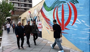 عودة الإنترنت لإيران يكشف انقساماً داخل البلاد
