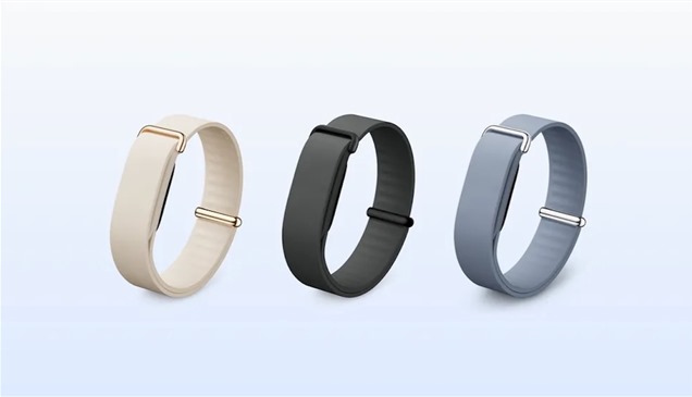 "Fitbit Air" ضد "WHOOP".. مقارنة شاملة لاختيار الأفضل لك 