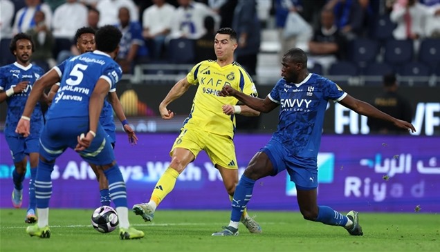 الهلال يخطط لـ"قلب الطاولة".. هل يؤجل إينزاغي أفراح النصر في الرمق الأخير؟ 