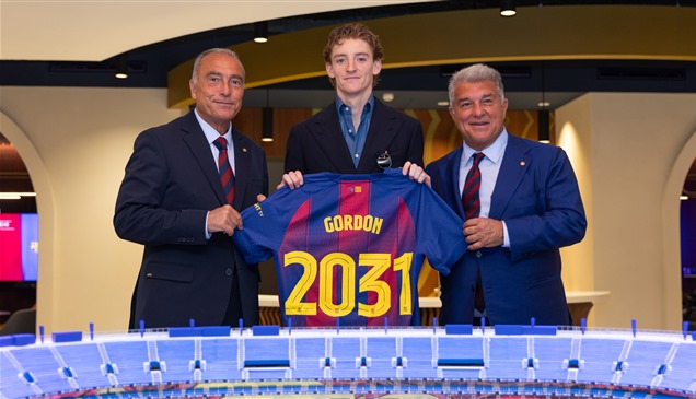 رسمياً.. برشلونة يتعاقد مع الإنجليزي أنتوني غوردن حتى 2031