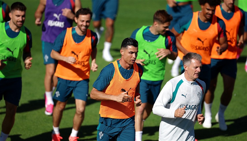 من تدريب منتخب البرتغال (رويترز)