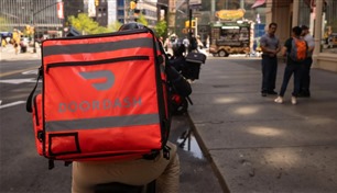 ملاكمة وتسويق في وظيفة واحدة.. عرض غريب من DoorDash براتب 200 ألف دولار