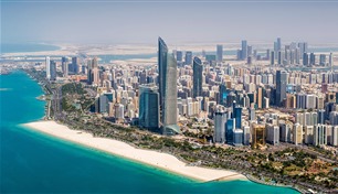 رخص أبوظبي الاقتصادية تقفز 21% في مستهل 2026