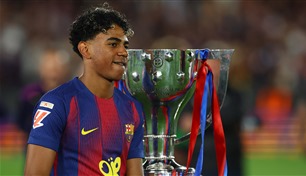 لاعب الموسم ومدرب العام.. يامال وفليك يفرضان هيمنة برشلونة على جوائز "الليغا"