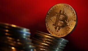 الحرب تهوي ببيتكوين إلى ما دون 60 ألف دولار