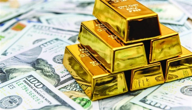 الدولار يكتسح الأسواق العالمية والذهب يواصل خسائره قبل بيانات تضخم رئيسية 