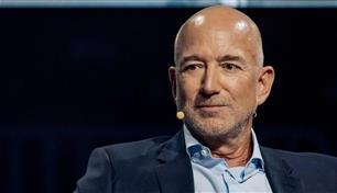 "لم أستطِع البقاء مُتفرجاً".. جيف بيزوس يعود إلى منصب الرئيس التنفيذي