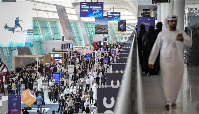 أكسيوس: أبوظبي تراهن على الذكاء الاصطناعي وتطوّر خدمات جديدة