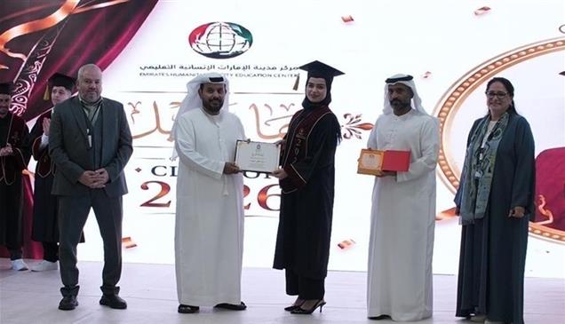 من القصف إلى التخرج.. غزيون يُعيدون كتابة مستقبلهم في مدينة الإمارات الإنسانية