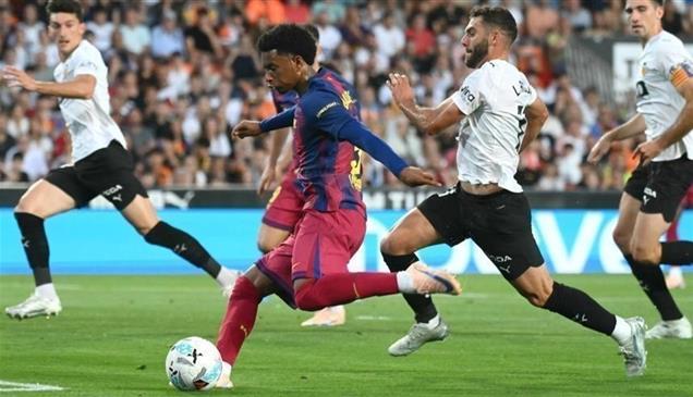 180 ألف يورو وحقوق تسويقية.. تفاصيل اتفاق الأهلي وبرشلونة لمواجهة 19 أغسطس