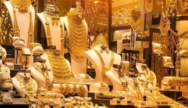 الذهب يتراجع عالمياً.. ماذا عن أسعاره في الإمارات؟