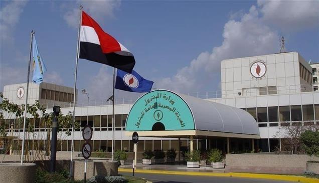 مصر: حريق بسفينتين في ميناء دمياط.. ولا إصابات 