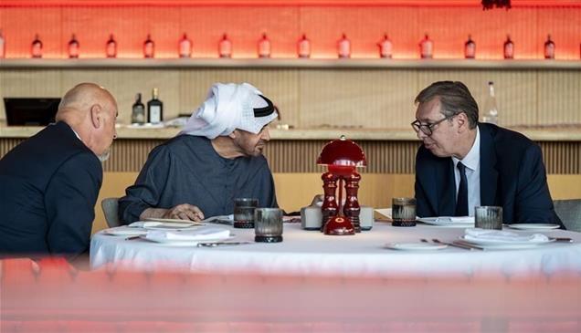 محمد بن زايد والرئيس الصربي يبحثان تعزيز الشراكة بين البلدين