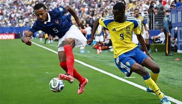 الأزمة المالية تجبر برشلونة على بيع كوندي