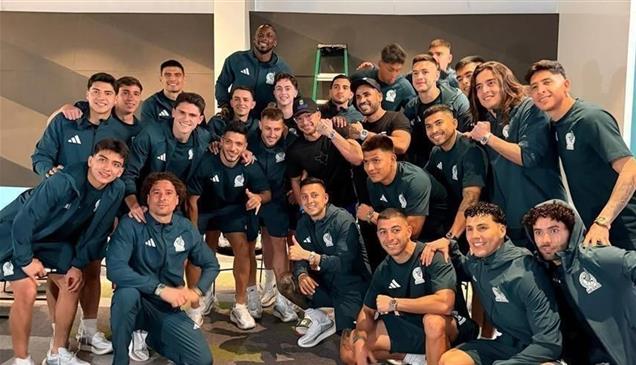 منتخب المكسيك يعيد ساعات "رولكس" بمليون دولار