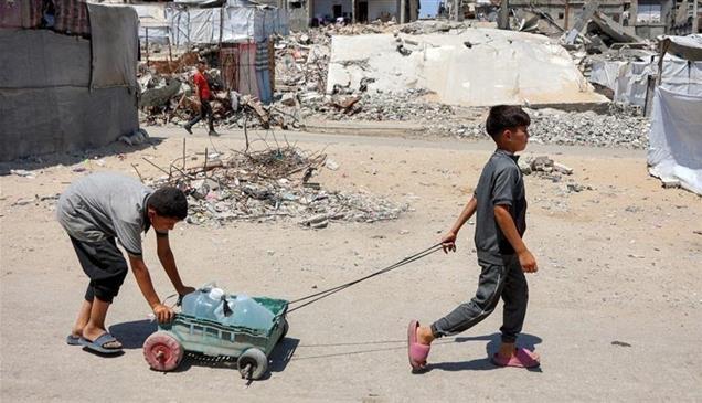 بعد "تنحّي" حماس.. خطة تعافي غزة تصطدم بشح التمويل وضبابية المرحلة الانتقالية