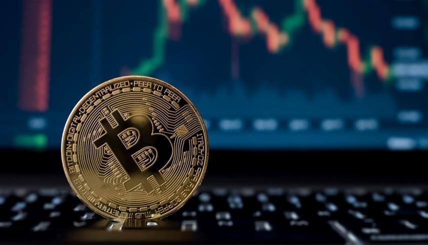 شعار عملة بيتكوين الرقمية (رويترز)