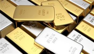 الذهب والفضة يتراجعان مع صعود النفط وعوائد السندات الأمريكية