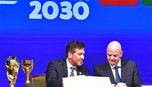 توسعة مونديال 2030 تعظم الإيرادات وتختبر كفاءة التكلفة