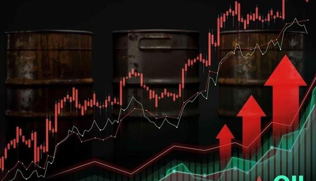 هزّات الإقليم تضغط على الأسواق.. النفط يصعد والدولار يتراجع