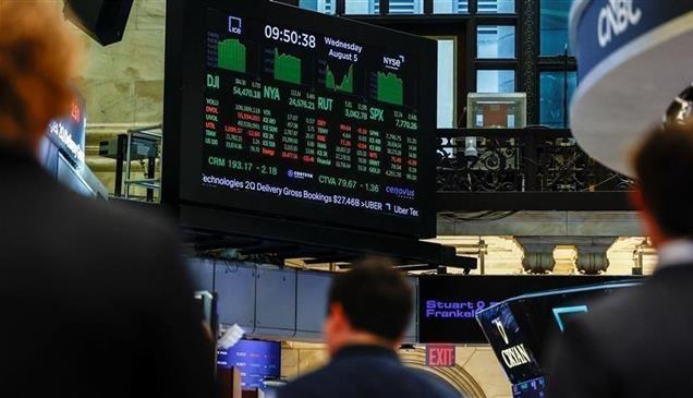 الأسهم الأمريكية تغلق عند مستوى قياسي مع تراجع مخاوف رفع الفائدة