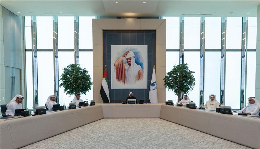 خالد بن محمد بن زايد خلال ترؤسه اجتماع اللجنة التنفيذية لمجلس إدارة "أدنوك" (مكتب أبوظبي الإعلامي)